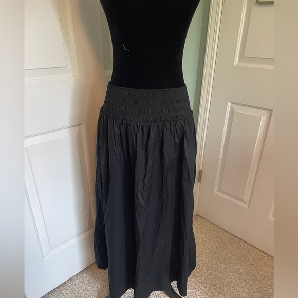 NWT Black Chico's Poplin Smocked Skirt -  Size 1 (8/10-M) - Picture 8 of 9